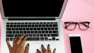 7 Simple Ways to Turn Website Visitors into Customers